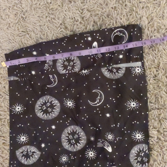 Celestial Mini Skit, w/ side slit, US size 4 - Picture 5 of 6